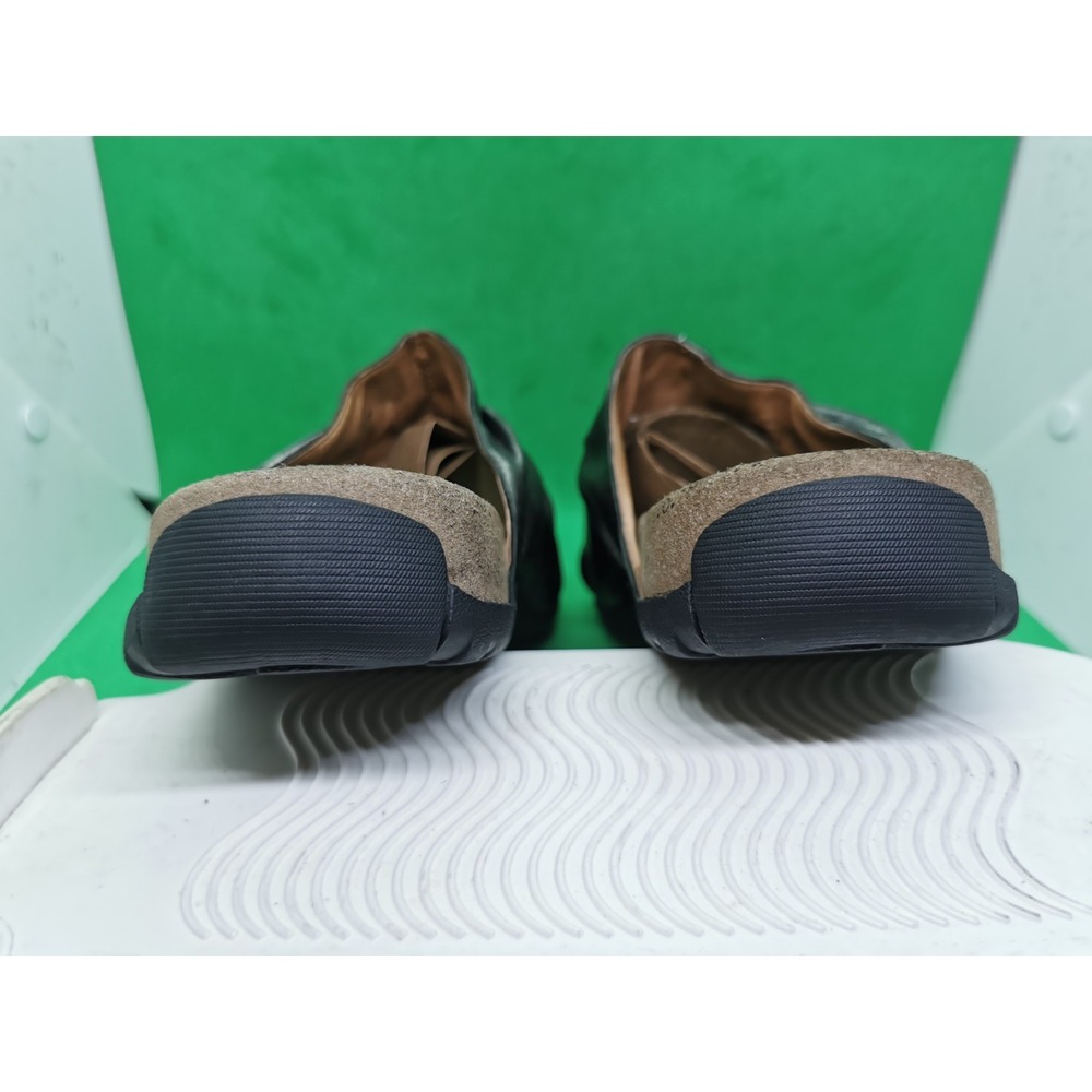 Women's Taos Gift 2 Size 10 Silver Gray Leather Very Comfortable Sandals Slip On - Picture 13 of 16